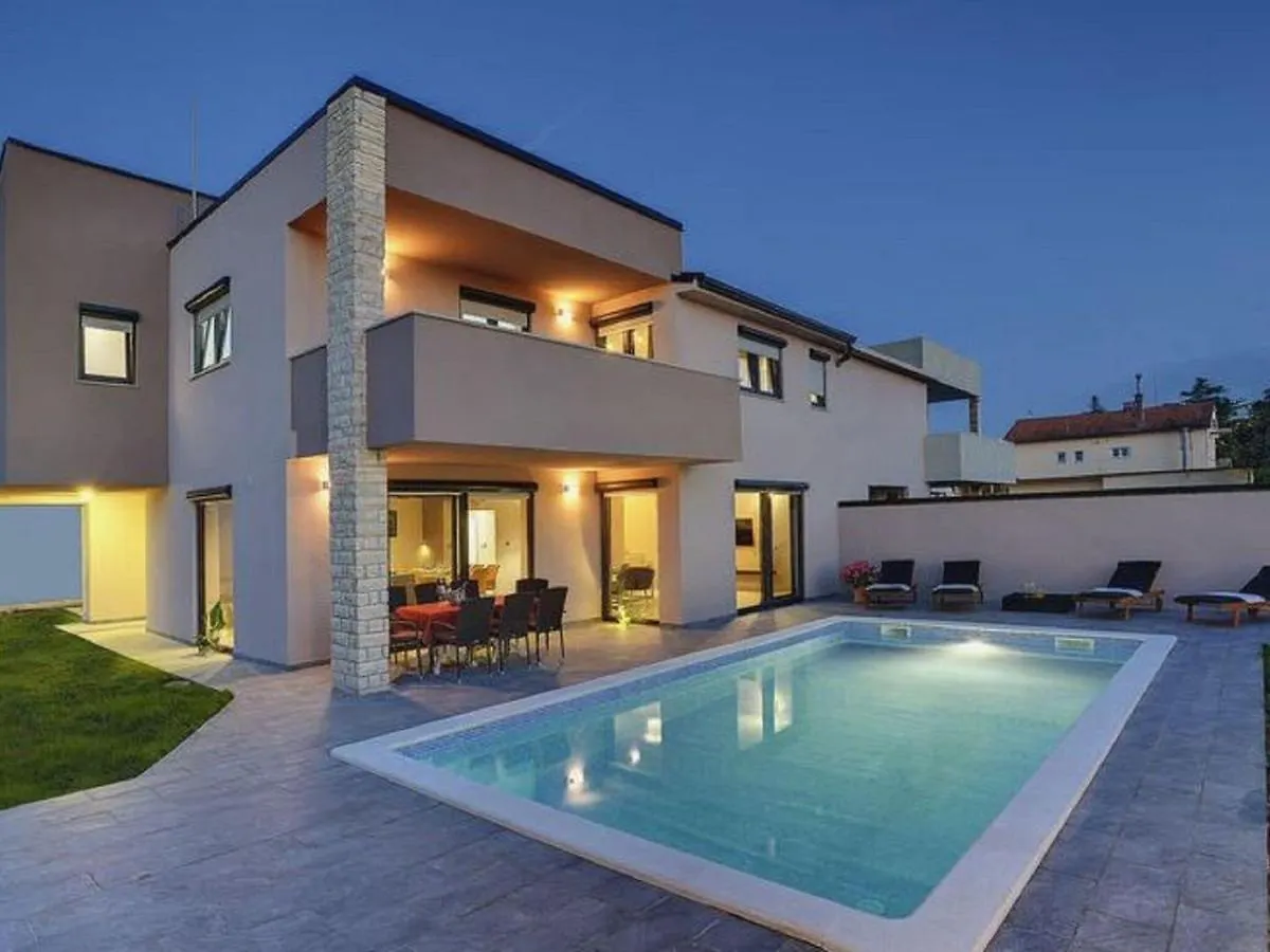 Super Modern Villa With Private Pool Valbandon